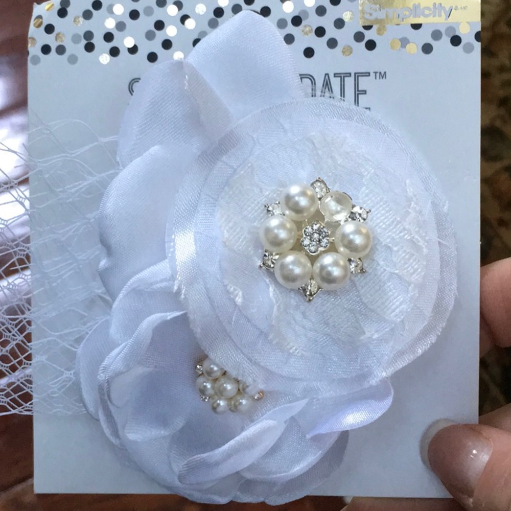 Pin and clip flower
